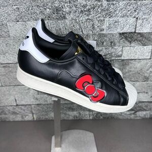 Hello Kitty x Adidas Superstar 50th Anniversary - W8 - NEW